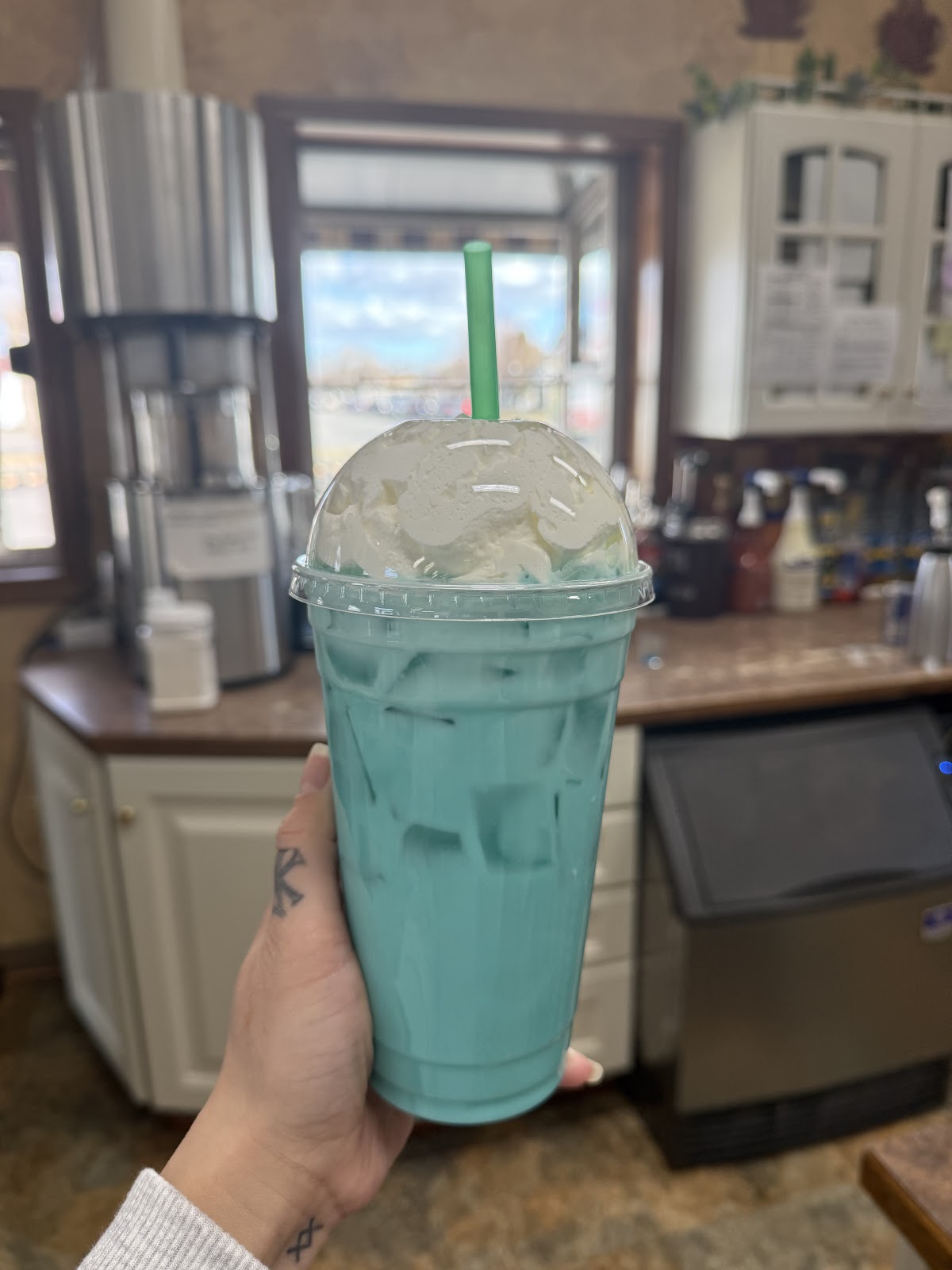 A house-blended iced drink at the Tease-N-Tan espresso bar